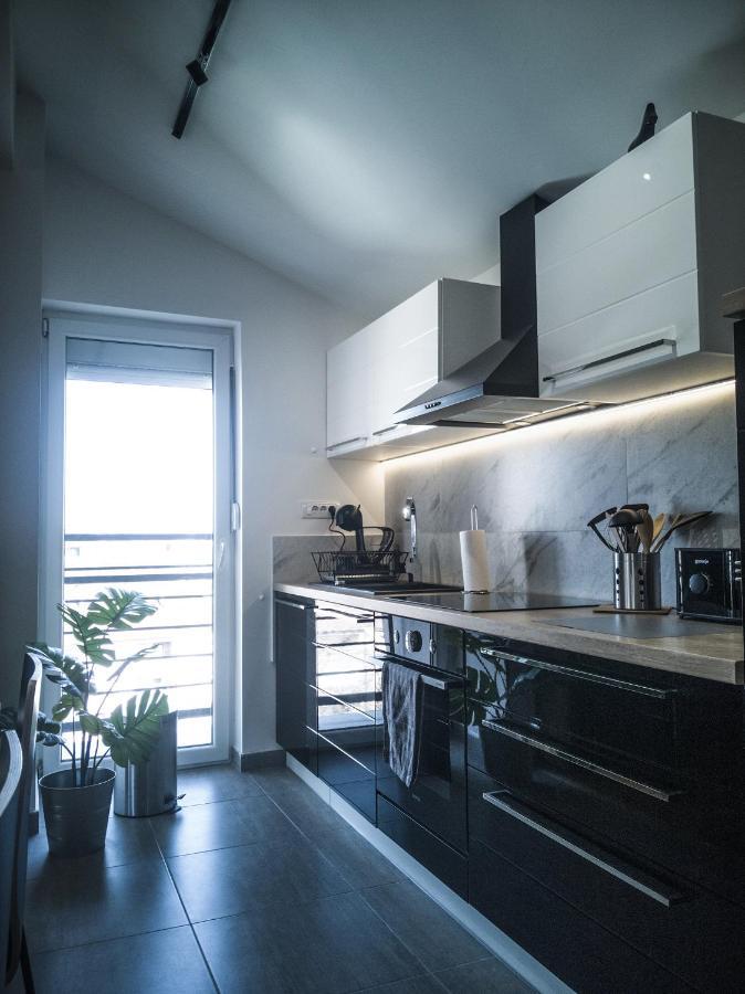 Raw Industrial City Apartment Subotica Exterior foto